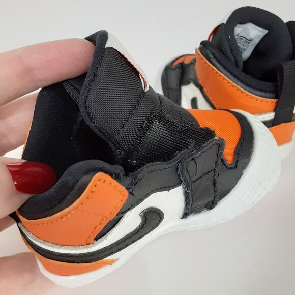 Nike Jordan 1 Baby Crib Shoes Booties Shattered Backboard Black 1C Basketball - Picture 6 of 7